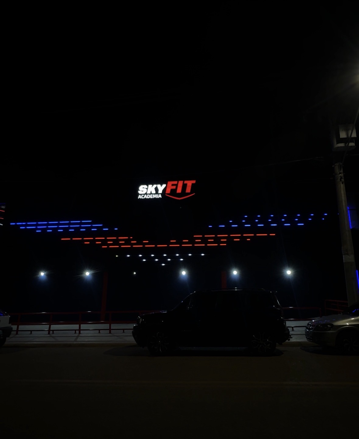Letra caixa e fachada iluminadas em LED - projeto RafaLED em Sorocaba